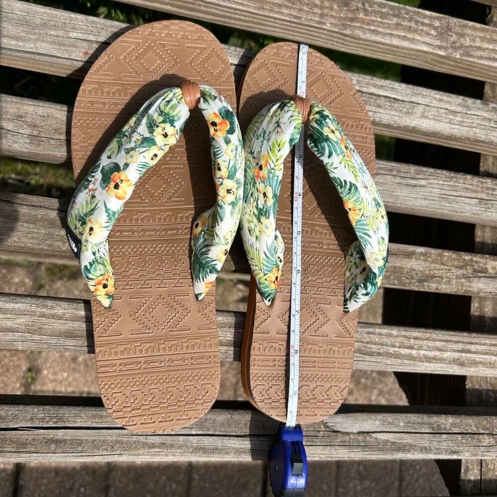 LUKEES by MUK LUKS Women's Floral Sandals